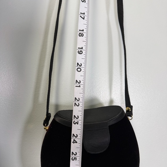 Cache Vintage Y2K Black Velvet and Satin Crossbody Evening Bag - Picture 9 of 12